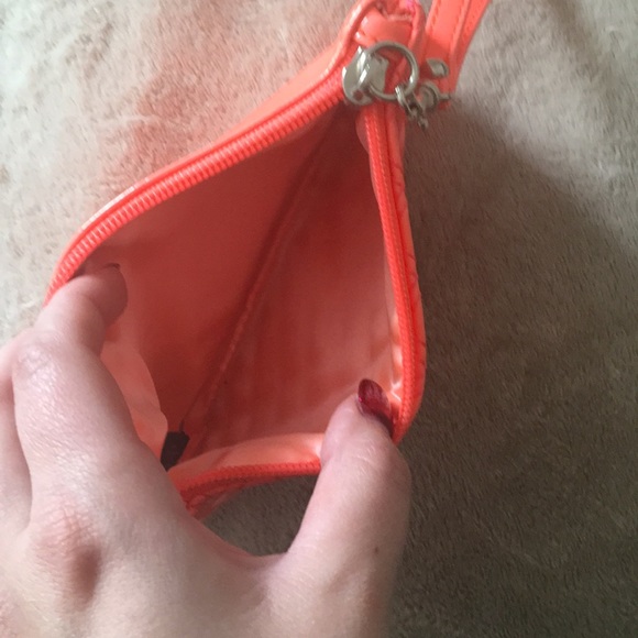 Express wristlet - Picture 2 of 3